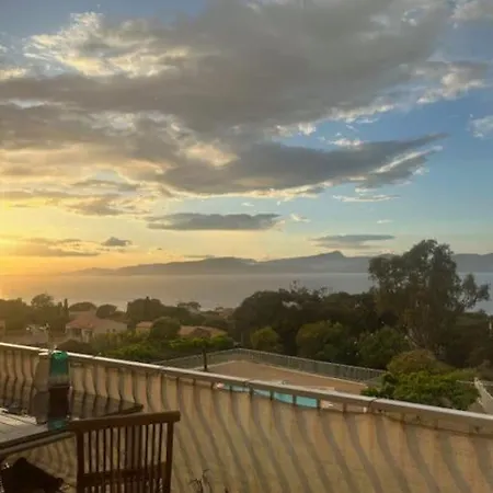 Superbe T3 Avec Vues 아파트 히에레